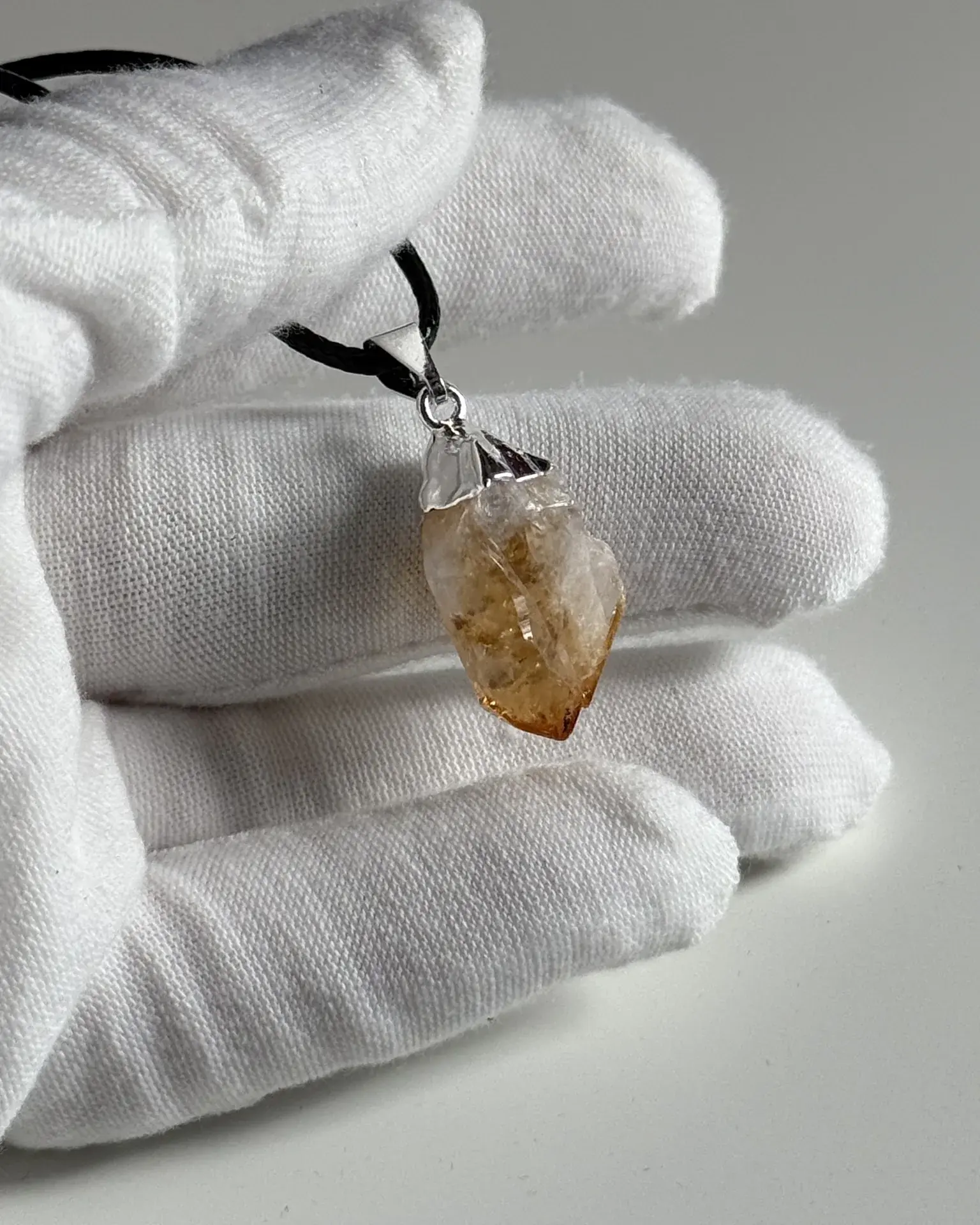 Wisior z cytrynem palonym · punkt, zdjęcie 1