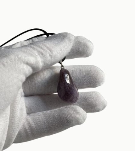 amethyst_1764619413023.jpg